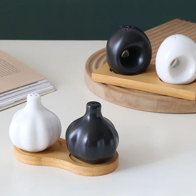 Herb Keeper Bottle - 日本のシンプルな白黒セラミック調味料ボトルセット、創造的な玉ねぎ型の塩入れセット、スパイスジャー、キャビネットデコレーション