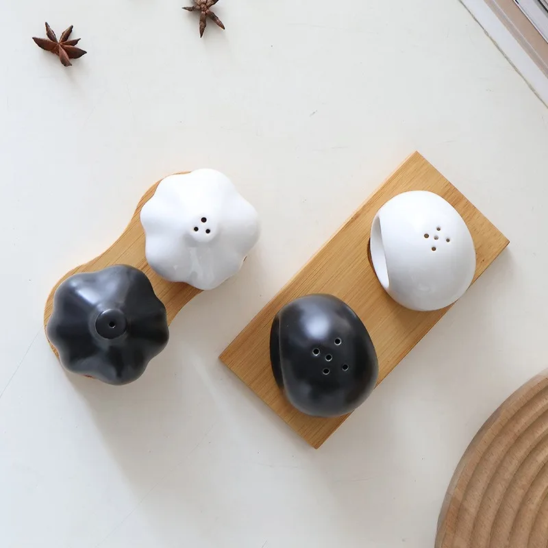 日本のシンプルな白黒セラミック調味料ボトルセット、創造的な玉 - Herb Keeper Bottle のレビューと価格